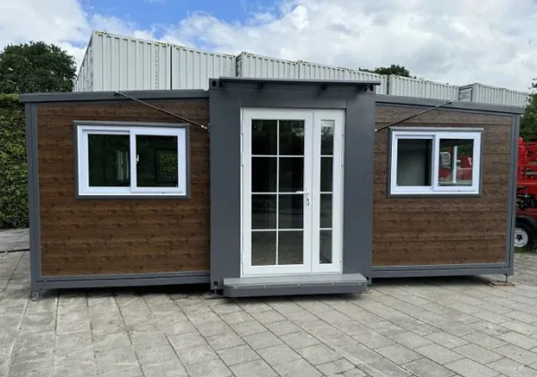 442549e5216320-600x421-1.webp Tiny House mit zwei Schlafzimmern und Küche 2024 - Image 1