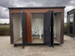 Sanitärcontainer, Toilettenpavillon mit Dreipersonenkabine - Image 2