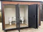 Sanitärcontainer, Toilettenpavillon mit Dreipersonenkabine - Image 3